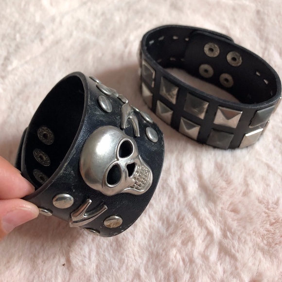 Black Skull Bracelets Rock n Roll - Picture 1 of 7